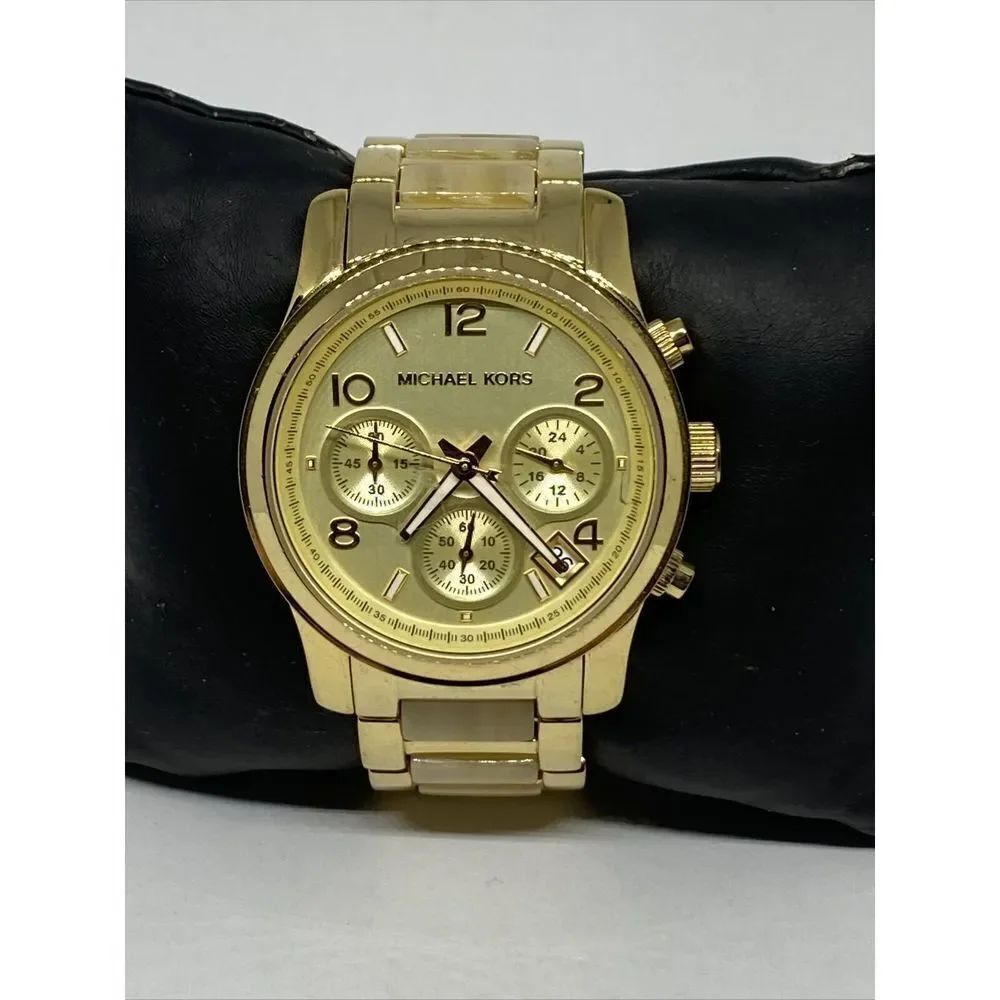 Michael Kors Runway MK5660 Womens Stainless Steel Analog Dial Quartz Watch MP236